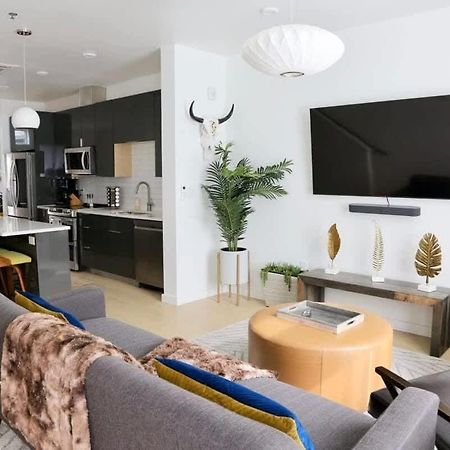 Walk To Downtown Ut Sports Famous Dining And Abundant Nightlife From This Luxury Condo W 3 Restaurants In The Complex 오스틴 외부 사진